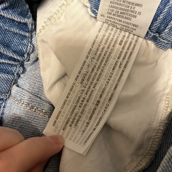 Hollister denim ultra high rise mom short - Picture 4 of 6